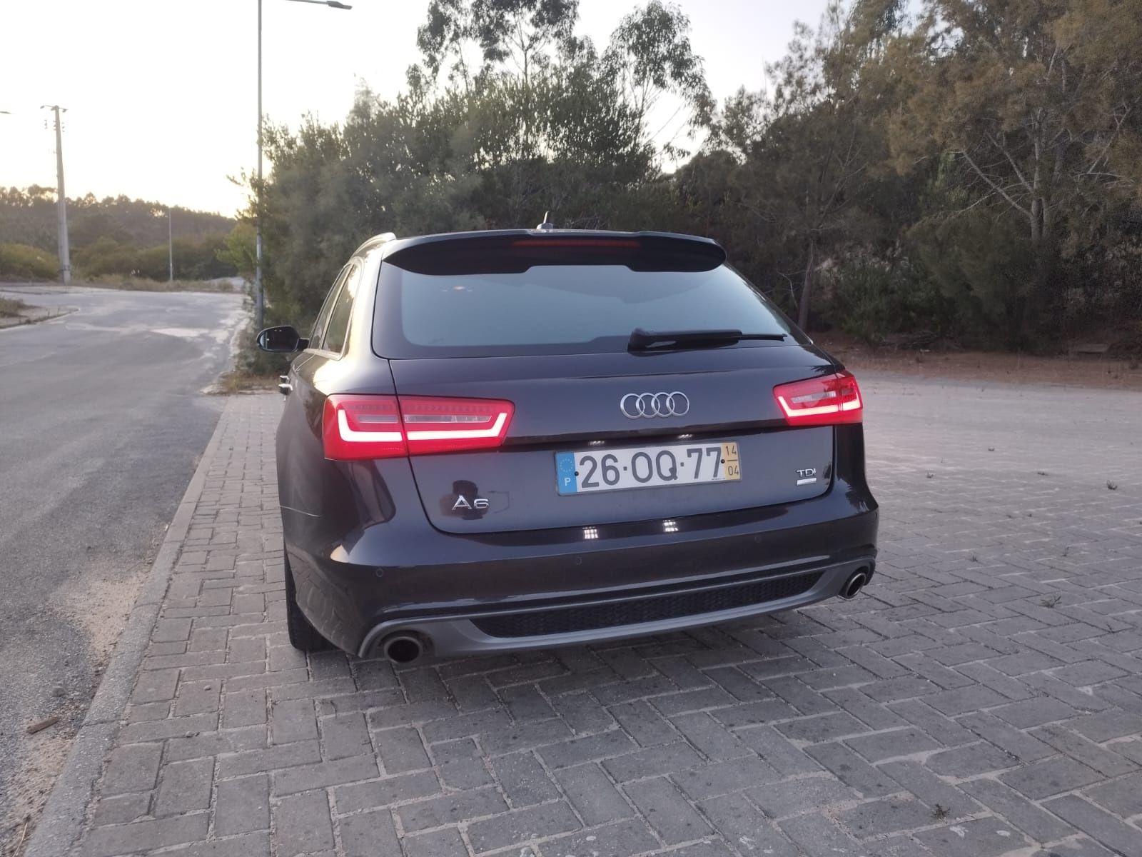 Audi A6 com livro revisões