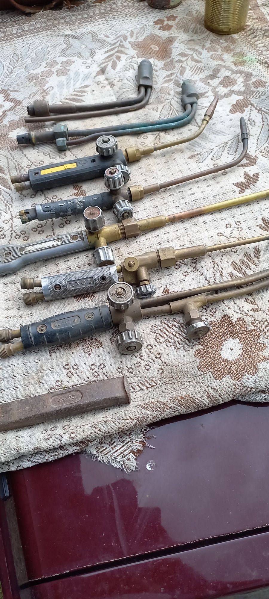Инструмент для газосварки и резки металла.