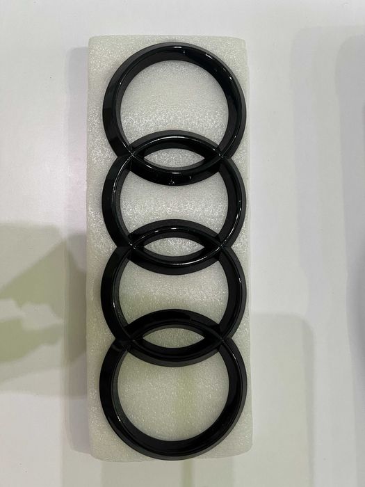 Комплект Эмблем  Audi A3 A4 A5 A6 A7 A1 Q2 Q3 Q5 Q7 Q8 TT передніх