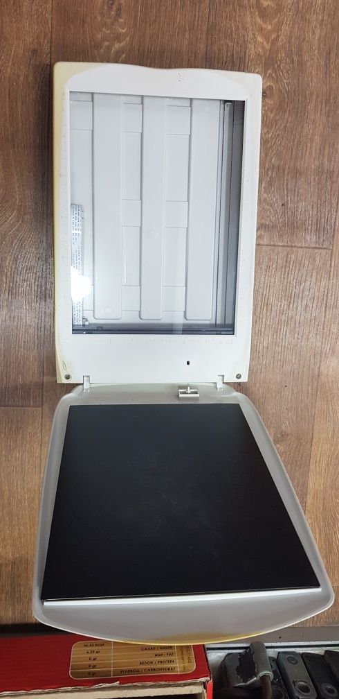 Сканер Mustek 1200 UB Plus