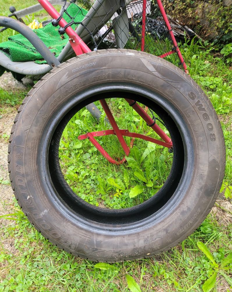 Opony Goodride 205/60R16 zimowe