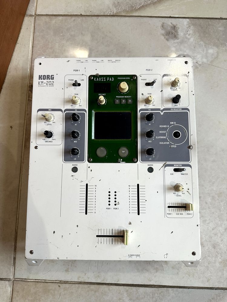 Korg KM-202 мікшер пульт Kaossilator