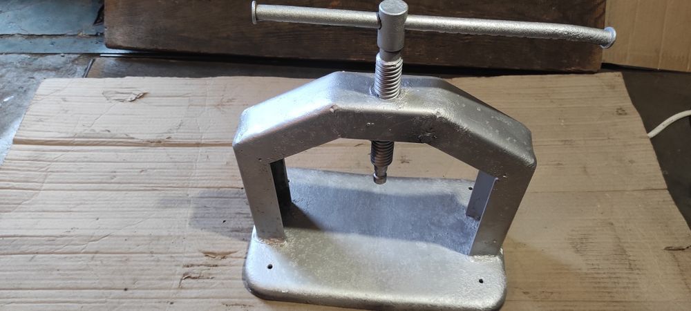 Прес винтовий ручний