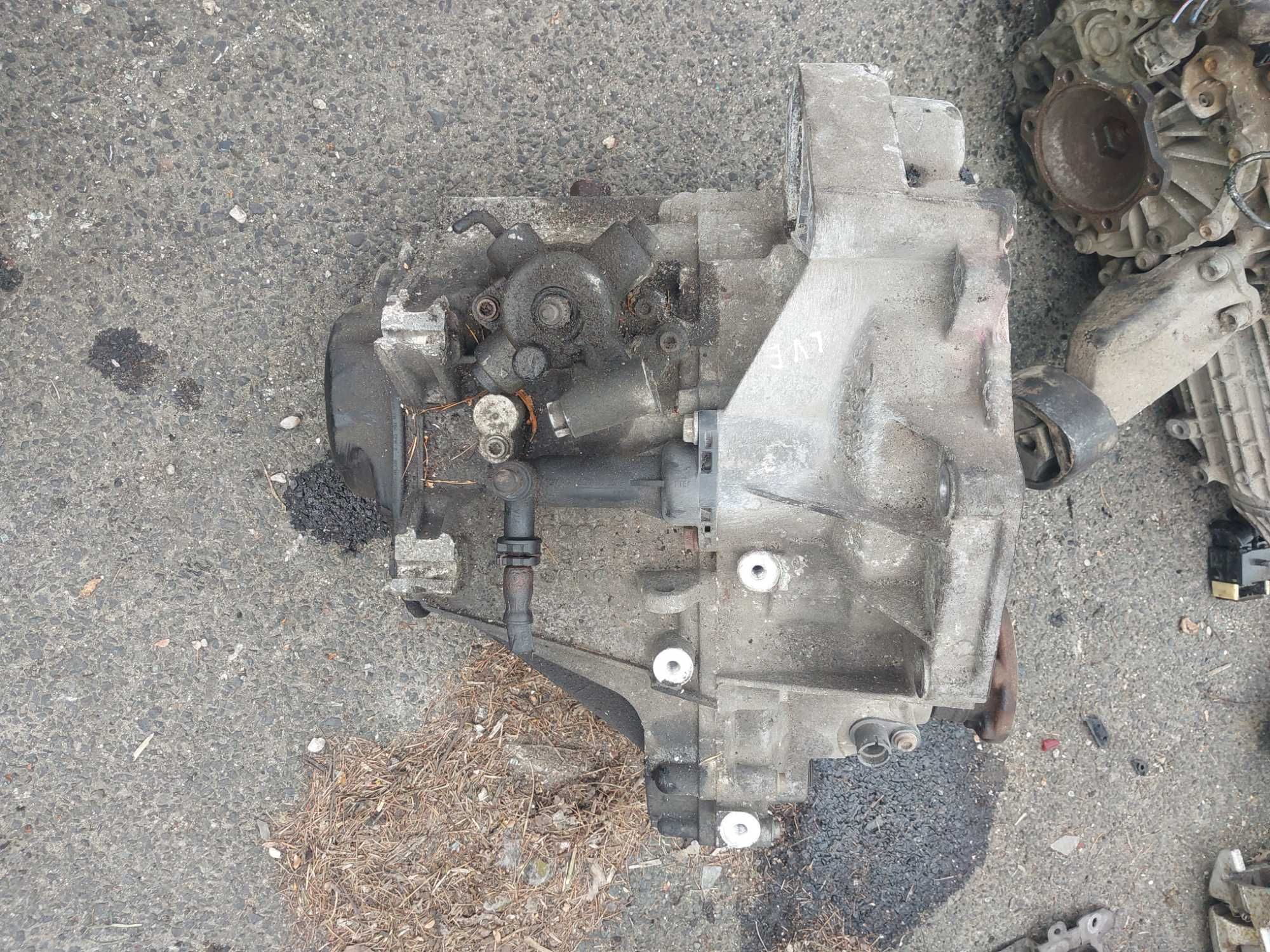 Skrzynia biegow seat skoda 1.4 16v  lve uszkodzona obudowa