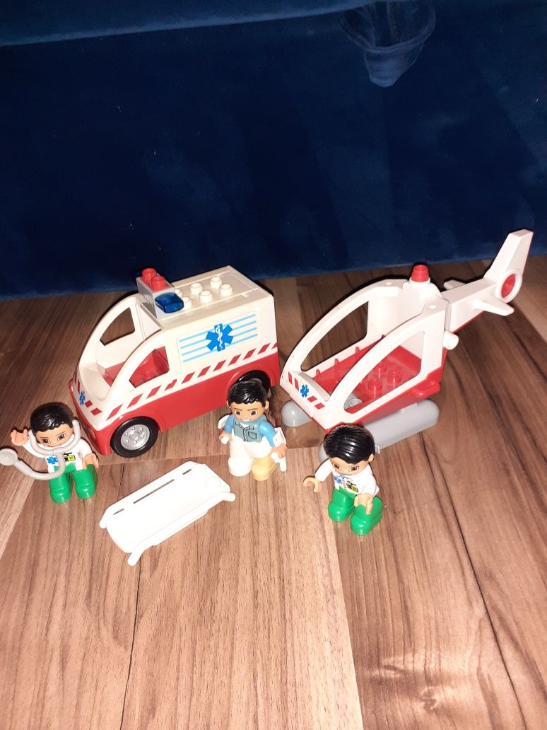 Lego Duplo helikopter ratunkowy karetka pogotowia ambulans 4979 lekarz