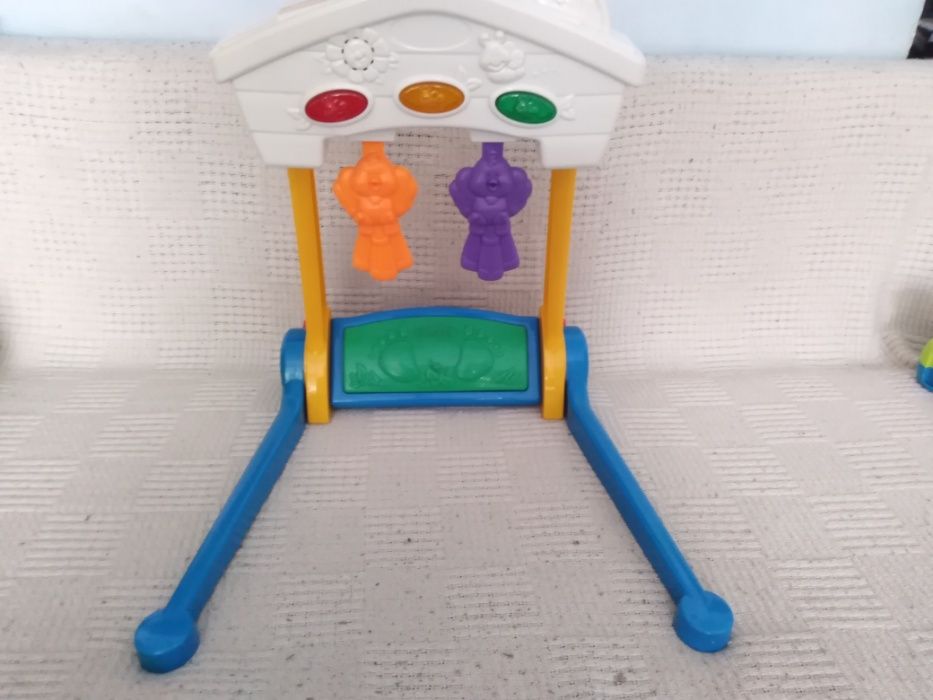 przyrząd do gimnastyki dla niemowląt Playskool