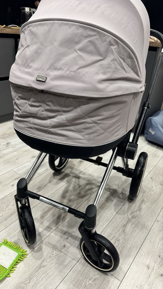 Cybex Priam (Шасі та люлька)
