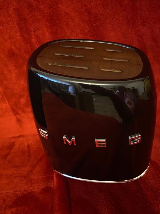 Noże kuchenne SMEG blok + 6 noży