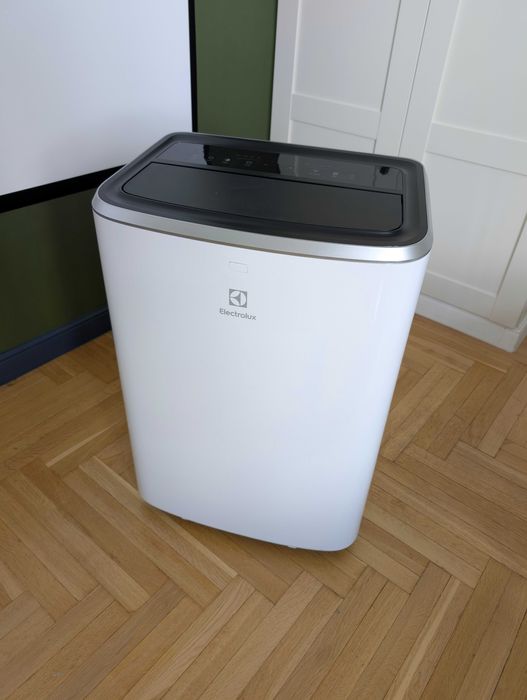 Dwururowy klimatyzator Electrolux ChilliFlex Pro BTU 9000 EXP26U338CW