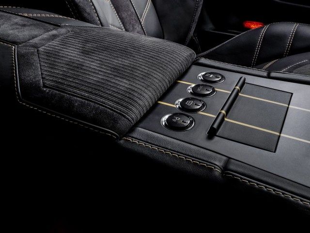 Перетяжка салонів авто