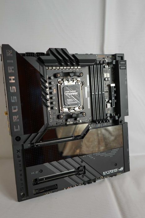 Материнська плата Asus ROG CROSSHAIR X670E EXTREME AM5