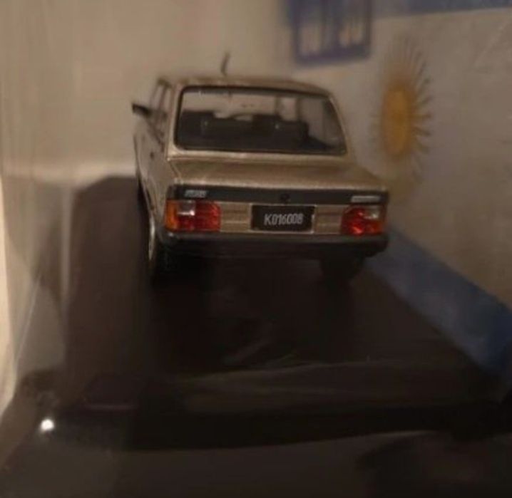Miniatura anos 80/90 escala 1/43 fiat super europa