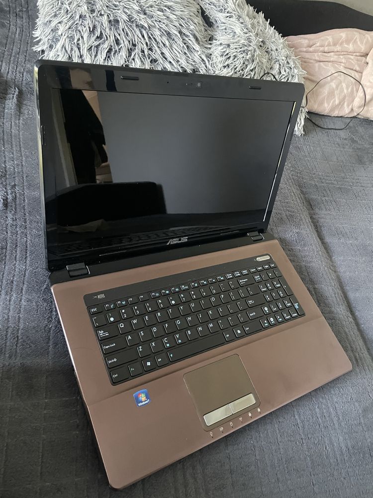 Laptop asus X73e 17,3”