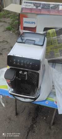 Продам кофемашину Philips 3243/50 (series 3200 LatteGo) на гарантии!