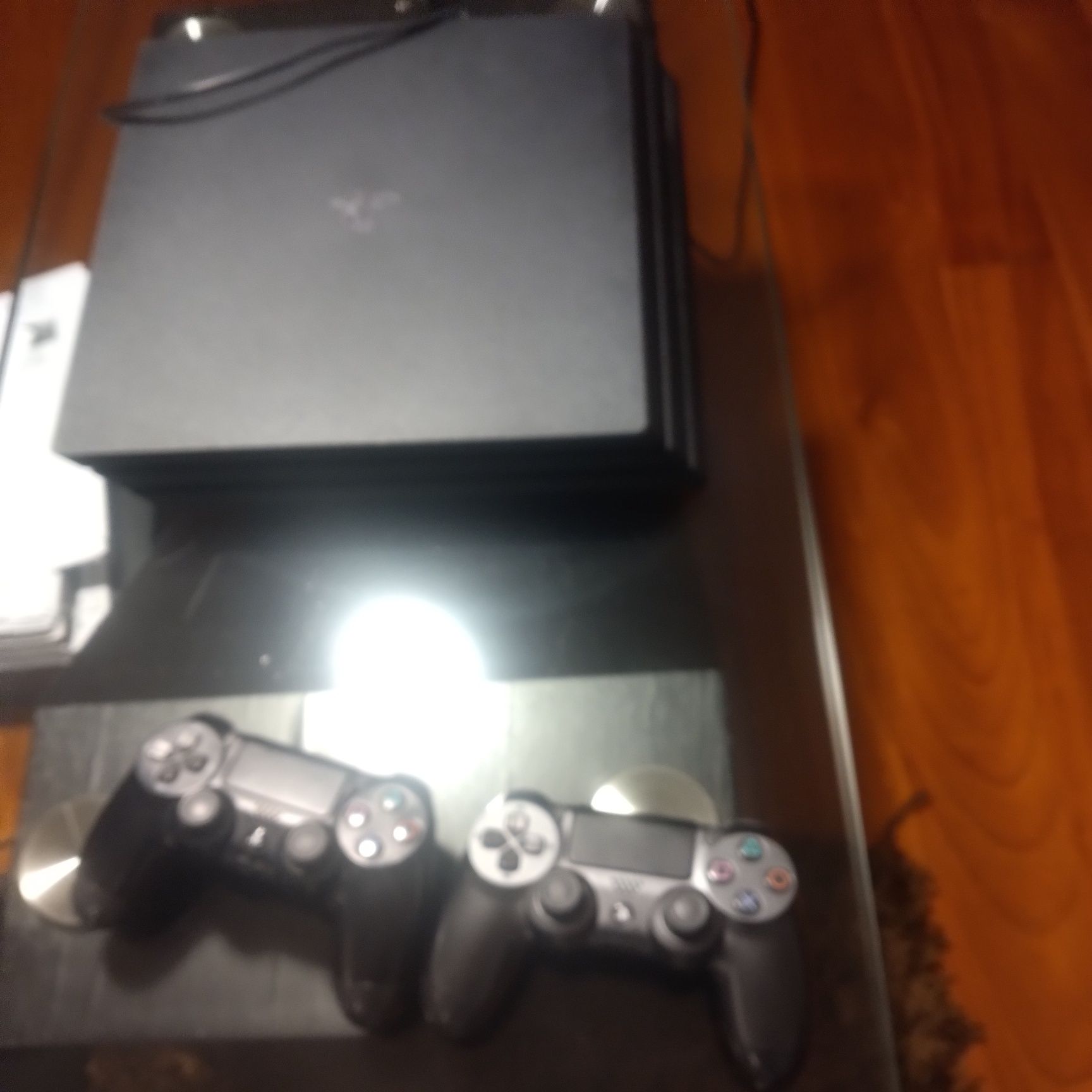 PS4 1tb com comandos