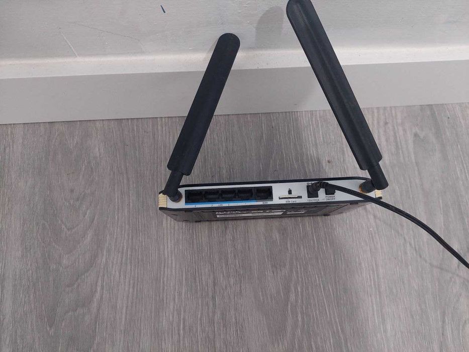 Router D-Link DWR-921 4G LTE.