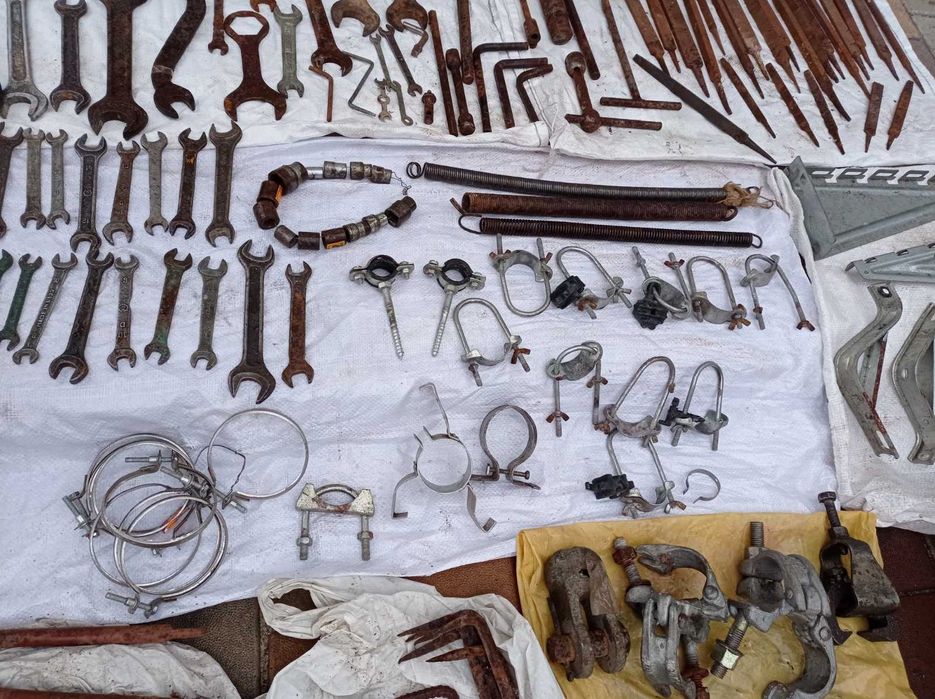 Ключи. Головка. Напильник. Хомут. Ящик. Скоба. Пружина. Кронштейн.