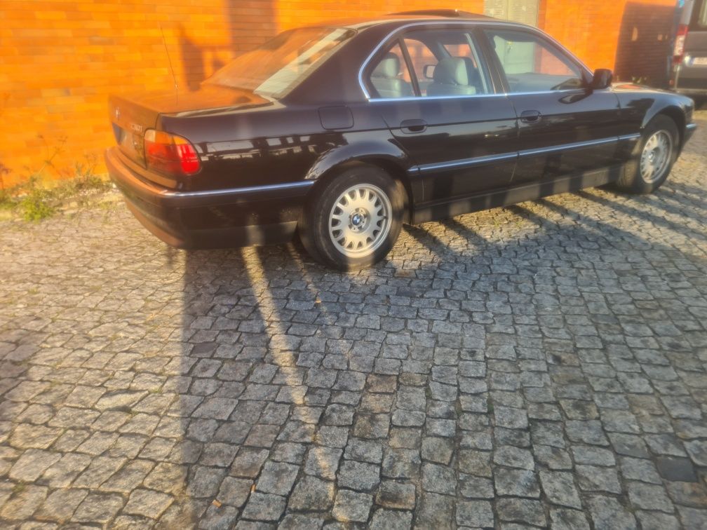 Somente para peças bmw 730i e38 v8