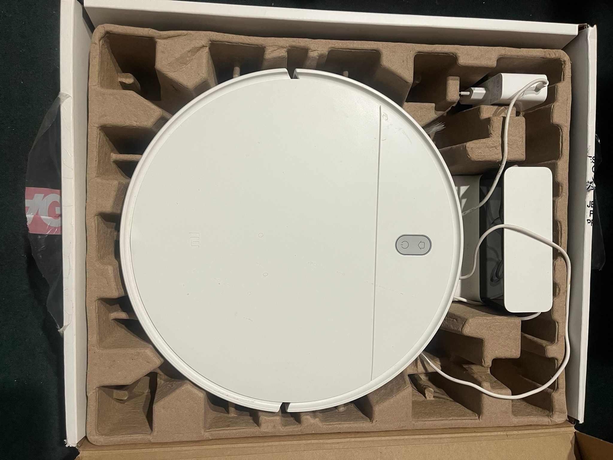 Xiaomi Mi Robot Vacuum-Mop Essential – pełny zestaw, stan bdb