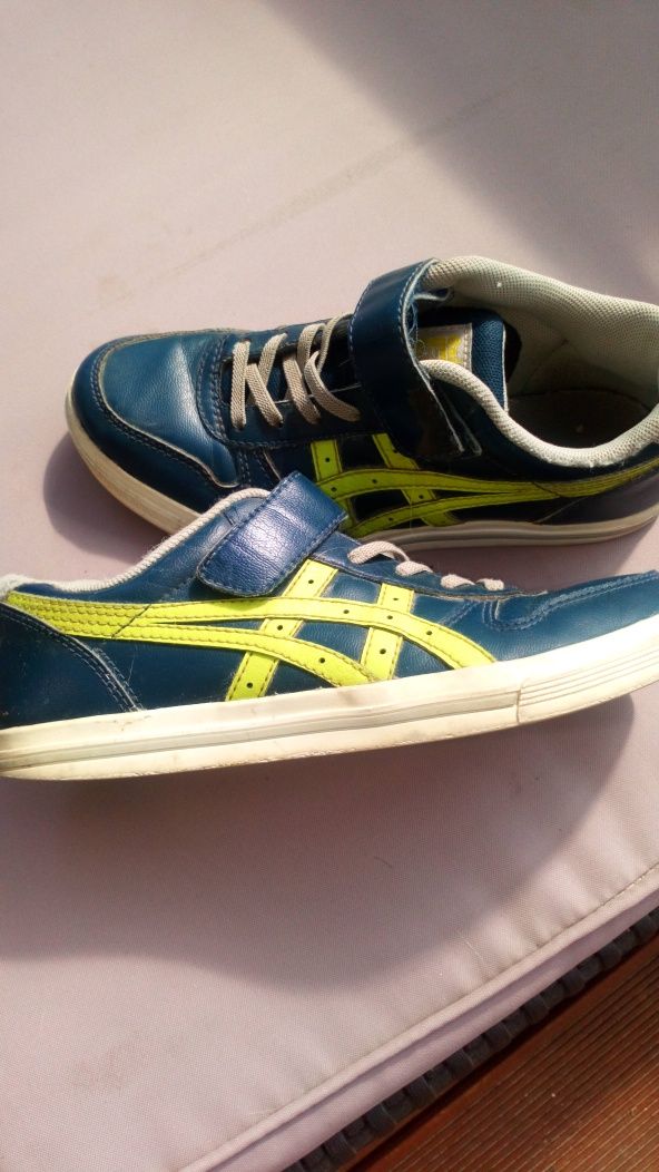 Chłopięce buty sportowe rozmiar 35 marki Onitsuka Tiger