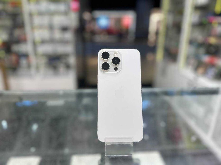 iPhone 15 Pro Max 256 GB Silver Telakces Manufaktura