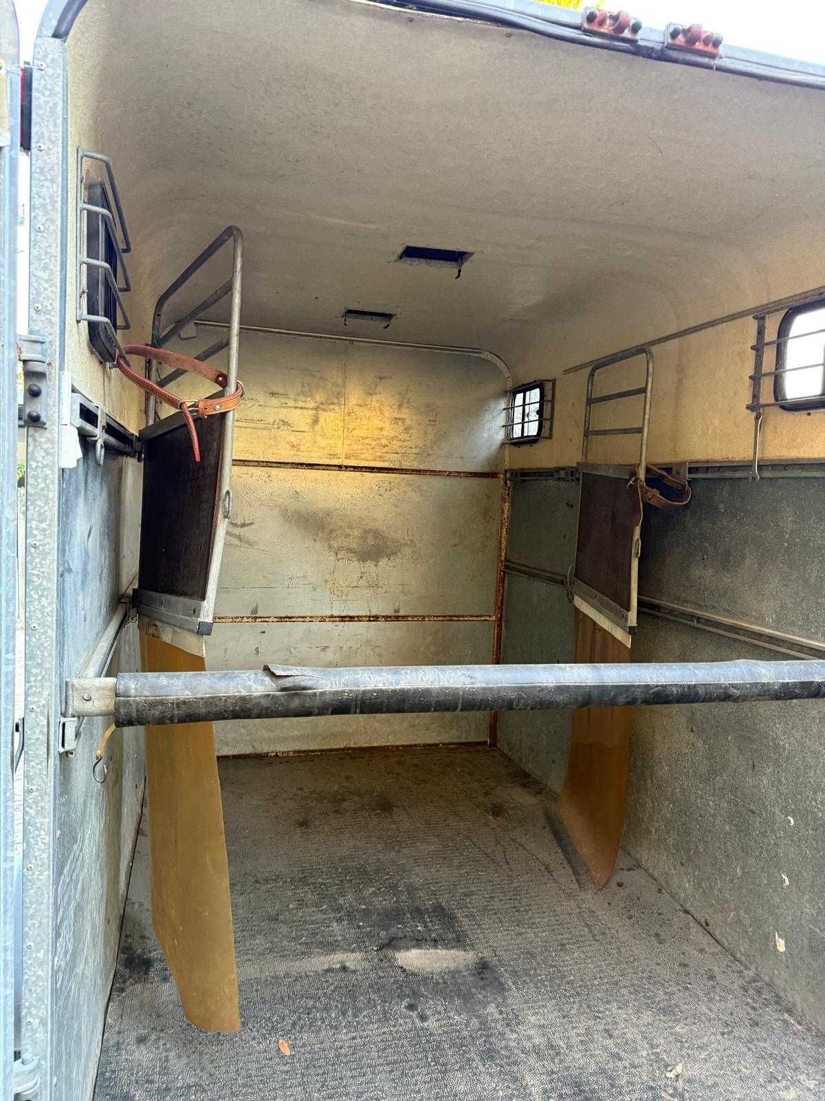 Roulote para transporte 2 cavalos