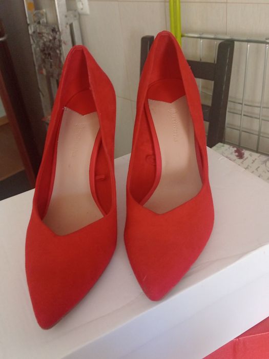 Sapatos Vermelhos como Novos .