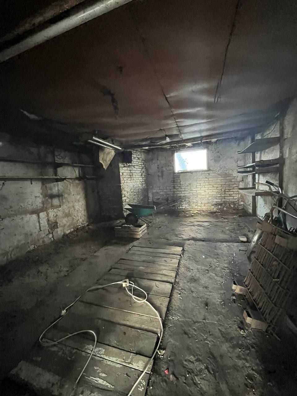 Продам дом целый  Ольшаны