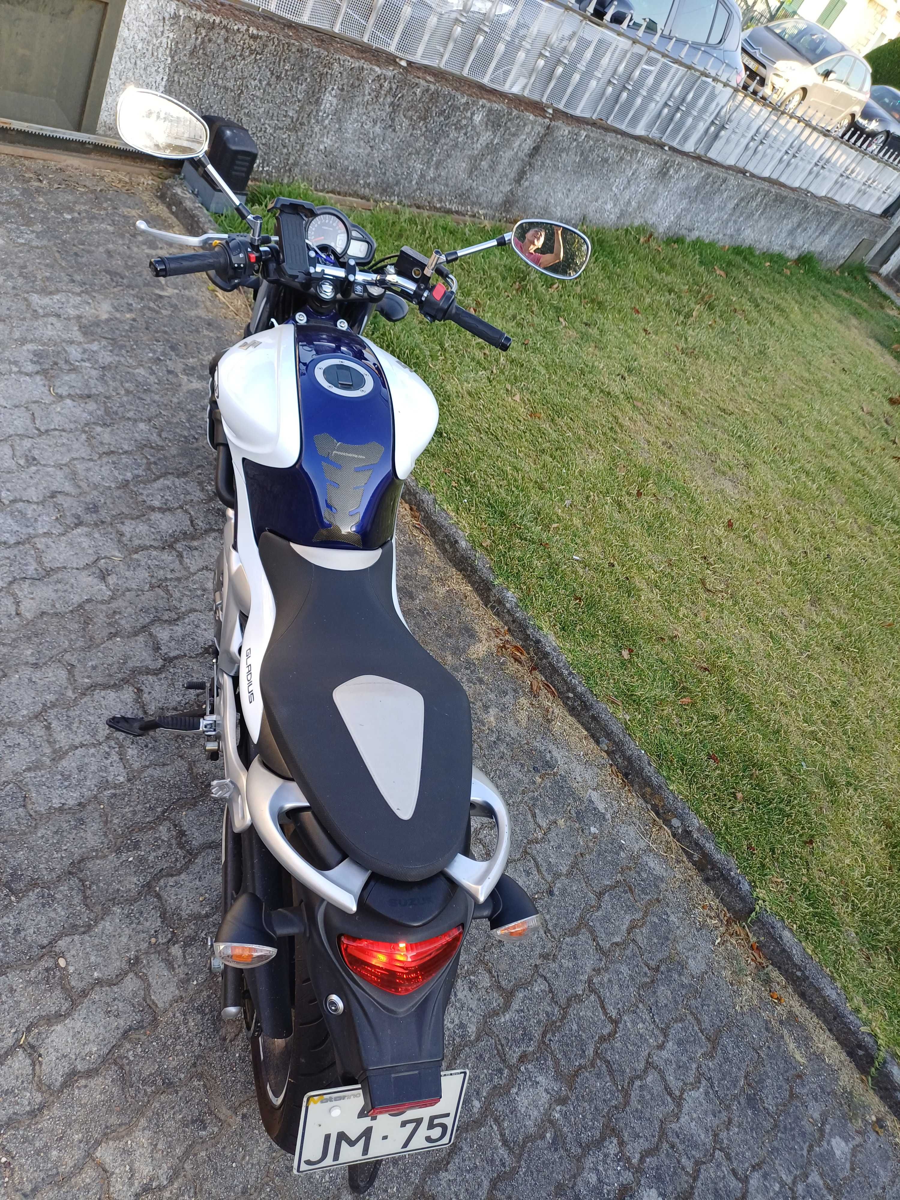 Suzuki SFV 650 Gladius