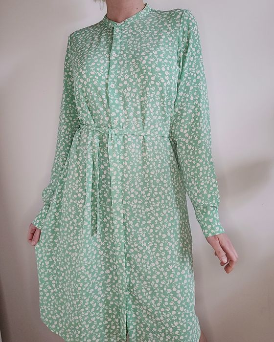 Zielona sukienka koszulowa oversize kwiaty Vero Moda
