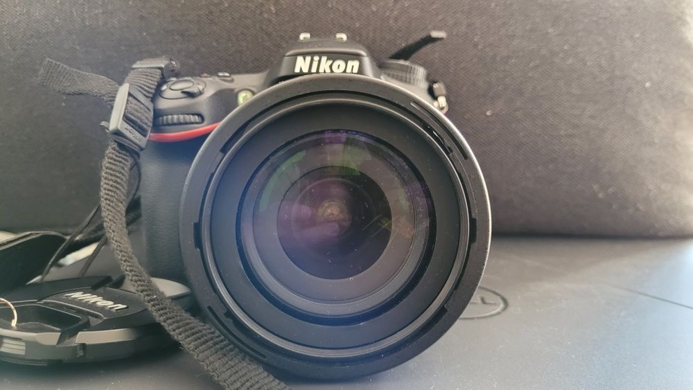 Aparat Nikon D7100, 18-105 VR + osłona HB-32, torba, statyw, ładowarka