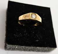 Anel ouro amarelo 19,2k com Zirconia