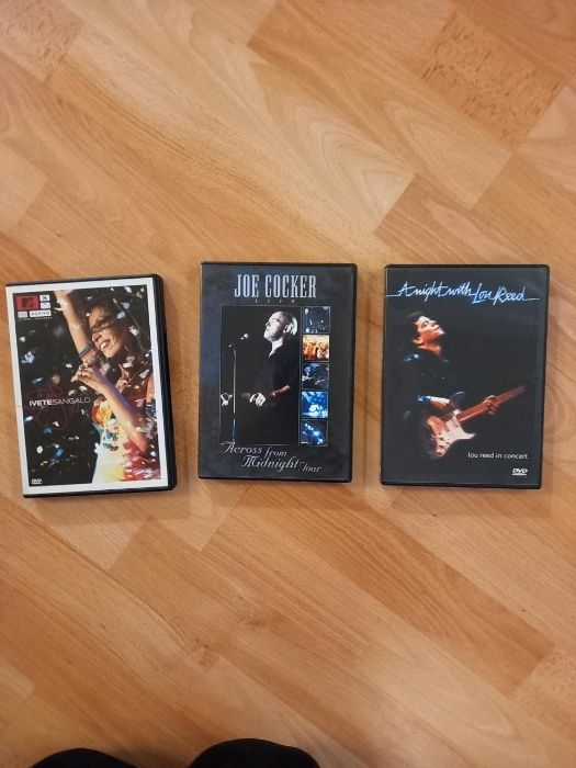 Três DVDs de Música