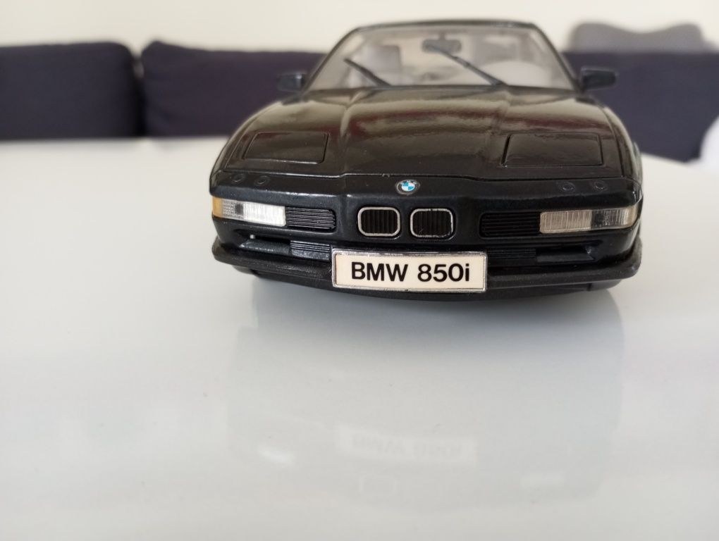 Bmw. 850 auto maisto 1:18 burago metalowe