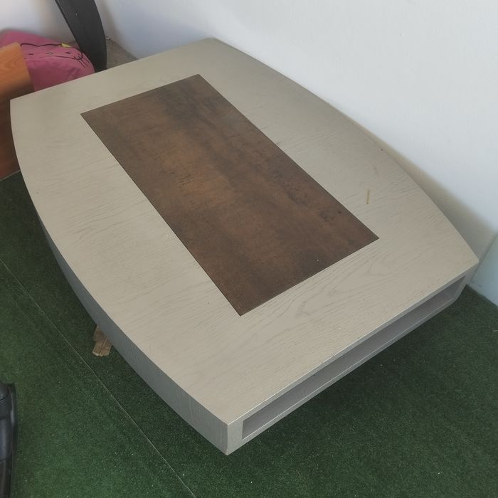 Mesa de centro  grande.