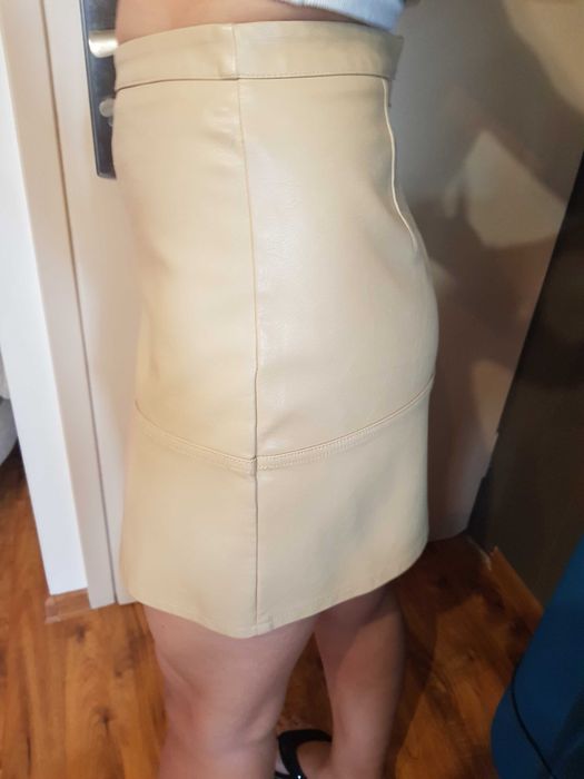 Spódniczka beżowa z ala skórki