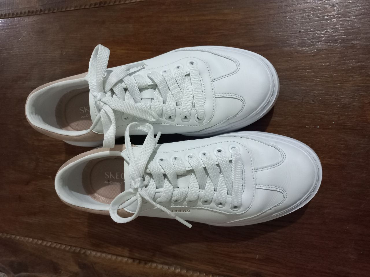 Кеди Skechers білі розмір 39 устілка 26 см повномірні