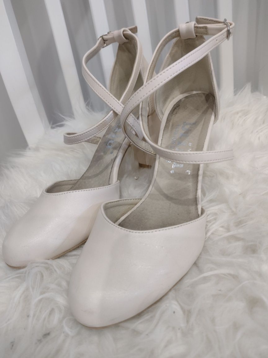 Buty ślubne brillu