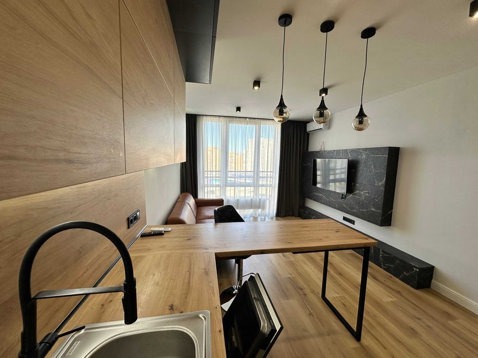 Оренда. ЖК Seven(Севен). Дніпровська наб. 18А (будинок з генератором)