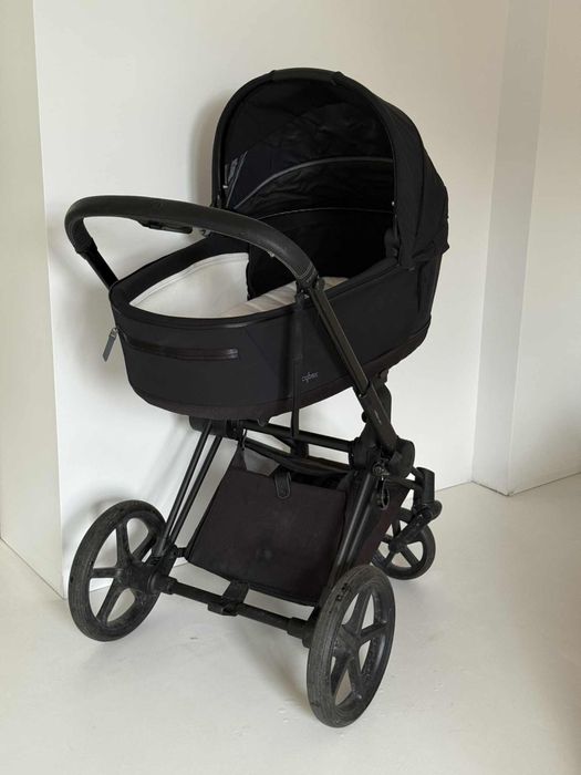 Cybex Priam black 4.0