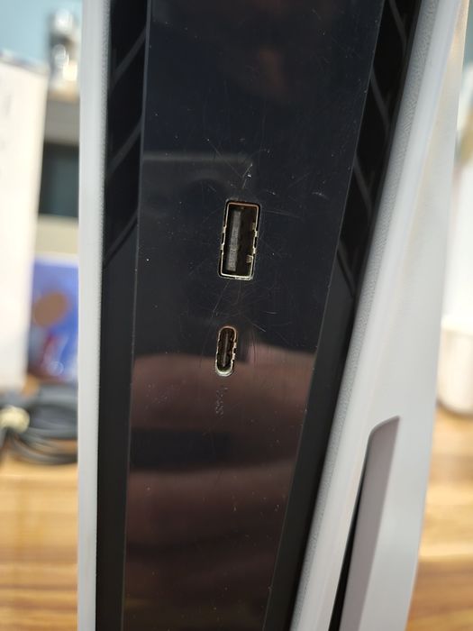 Konsola PlayStation 5  z napędem + Pad + Gra GRAN TURISMO 7