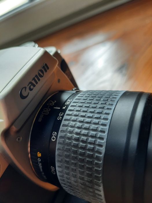 Aparat analogowy canon E0S50 + obiektyw canon 28-80mm