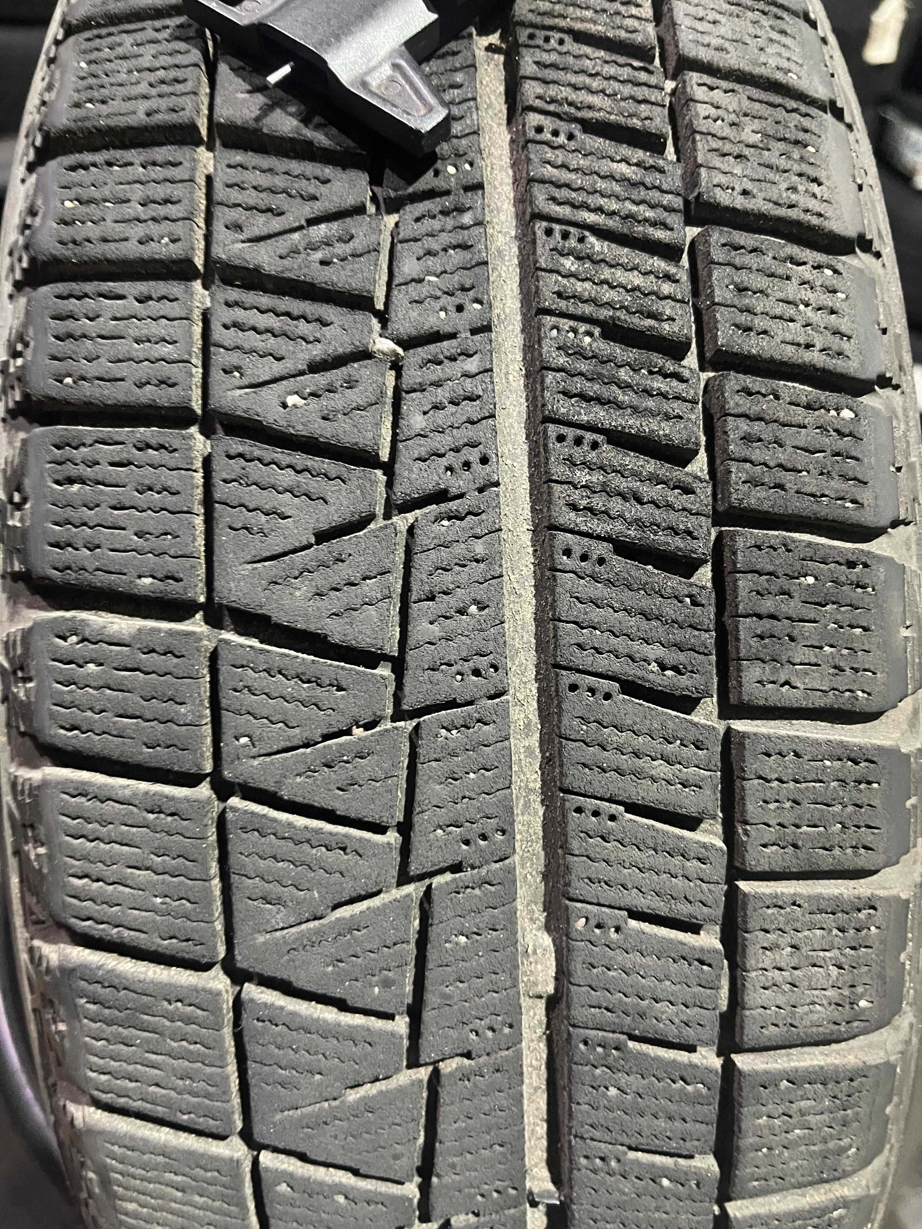 Шини зимові Bridgestone Blizzak REVO GZ 185/65 R15 88S 4шт.