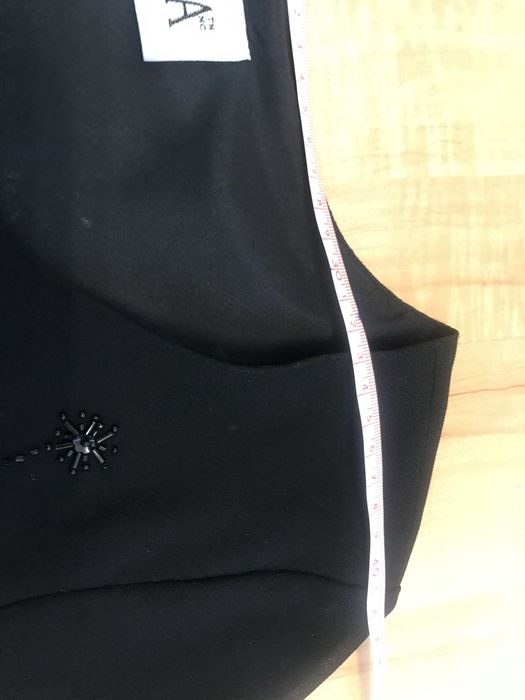 Jessica S M czarna sukienka wizytowa elegancka na podszewce koraliki