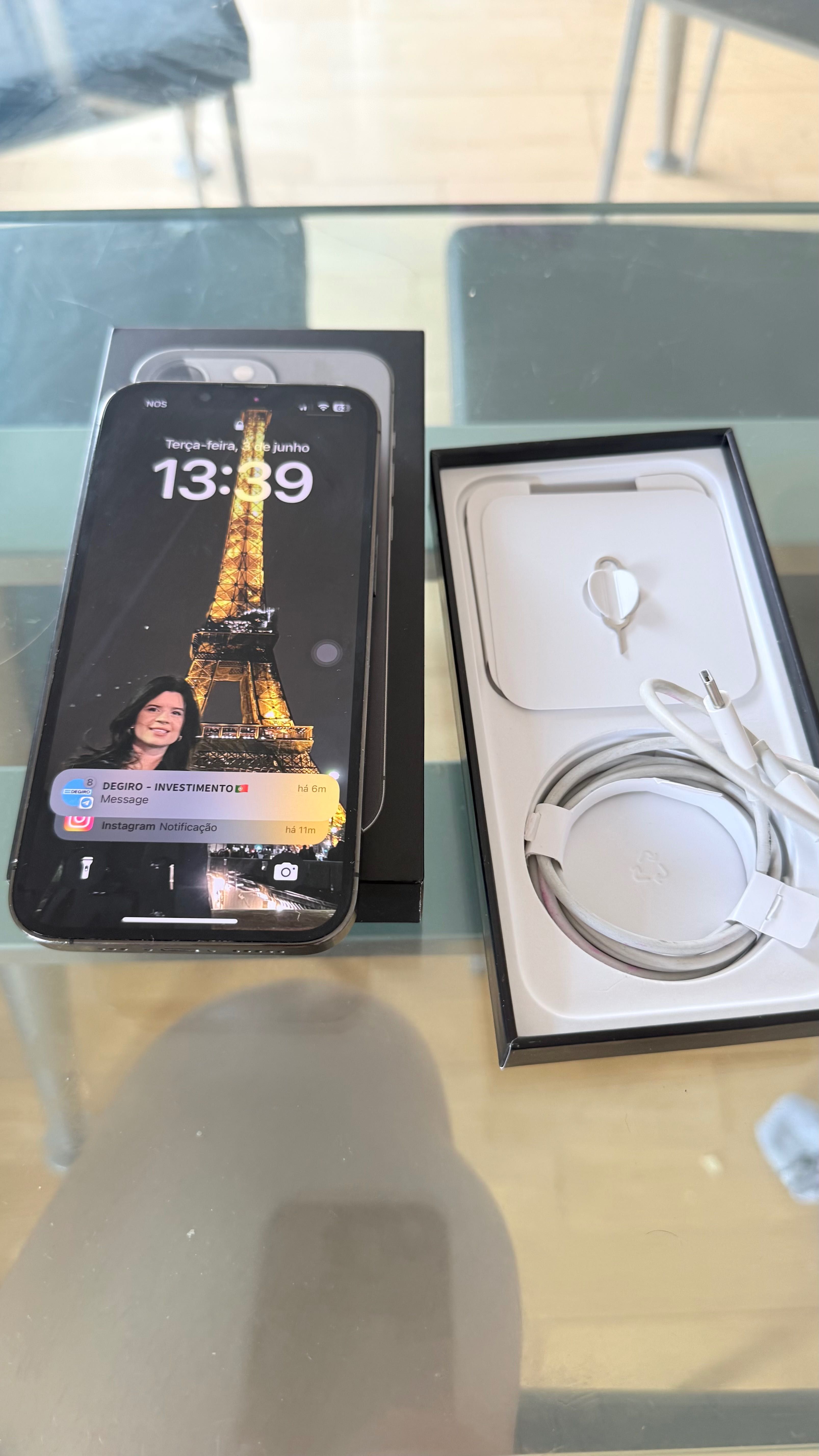 iPhone 13 Pro com acessórios e Cupom Fiscal