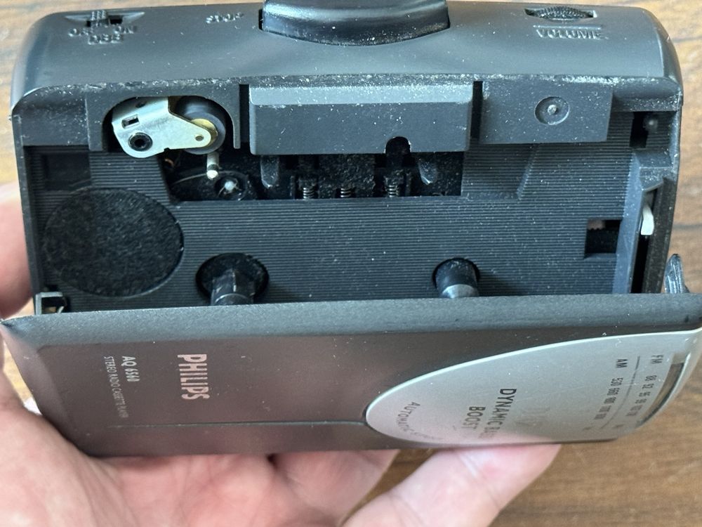 Walkman Philips z radiem AQ 6560, sprawny, po wymianie paska.