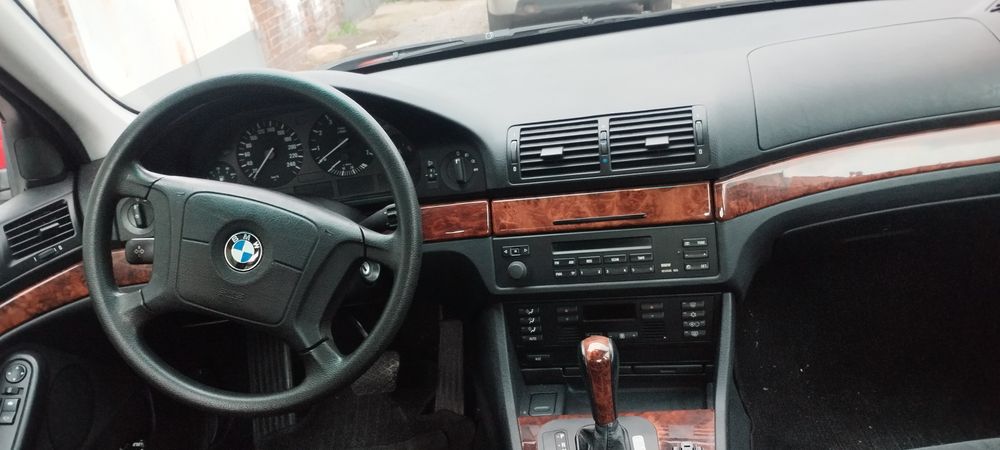 BMW E39 523/525 hellrot, automat.