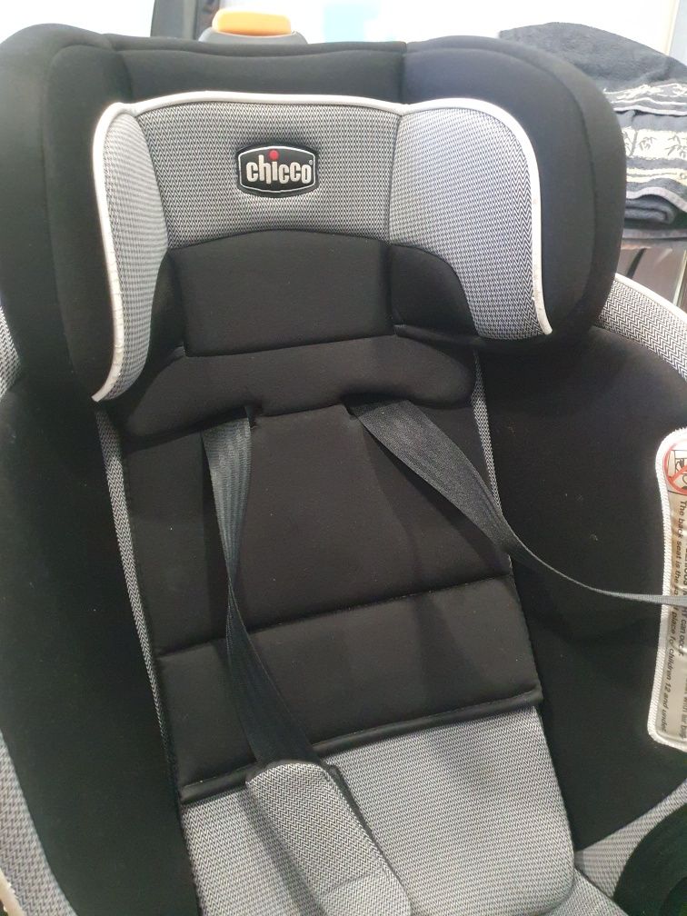 Автокрісло Chicco NextFit