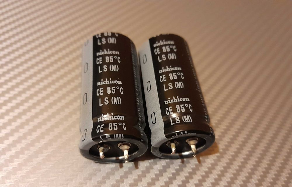 Kondensatory elektrolityczne NICHICON 5600uF / 71V