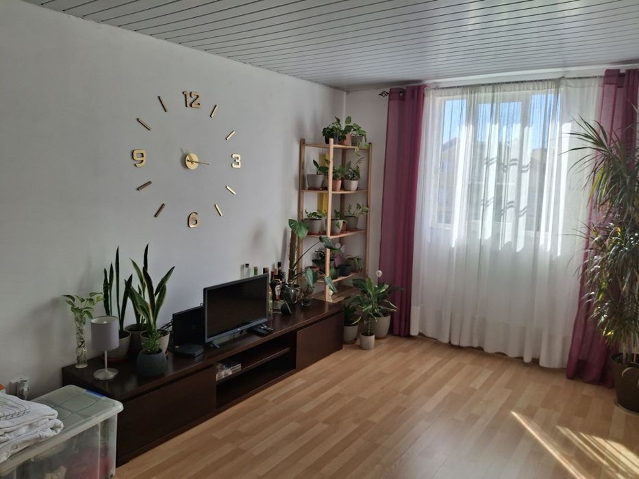Casa ( sótão com entrada individual)